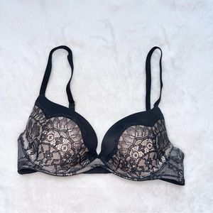 Victoria’s Secret Very Sexy Lightly Lined Plunge Bra!